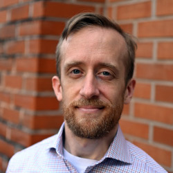 Portrait photo of Thomas